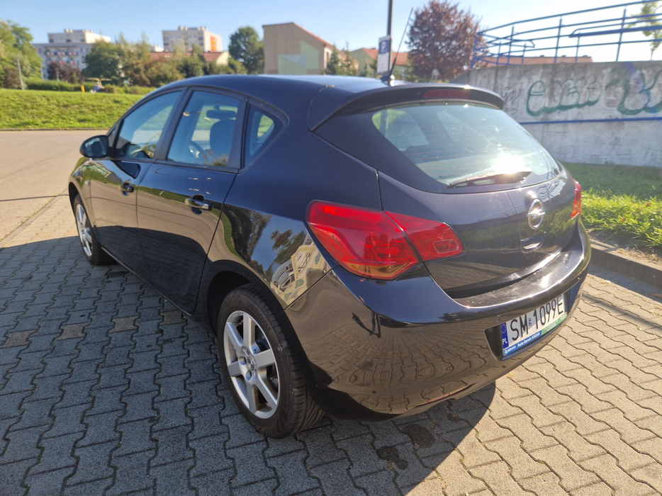 Zdjęcie po ukosie, lewy tył