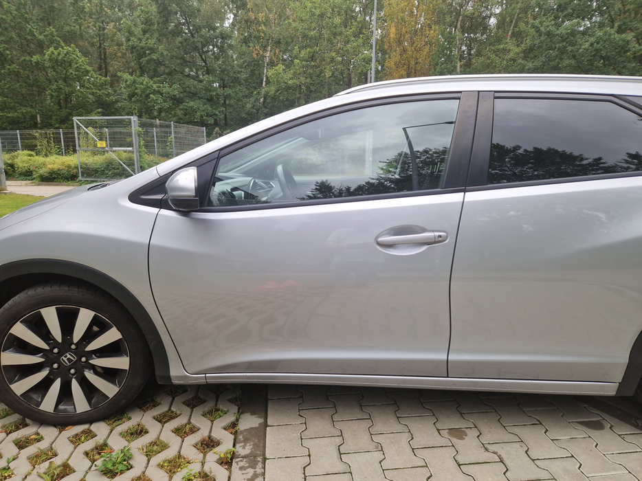 Zdjęcie drzwi przednich lewych wraz z szybą