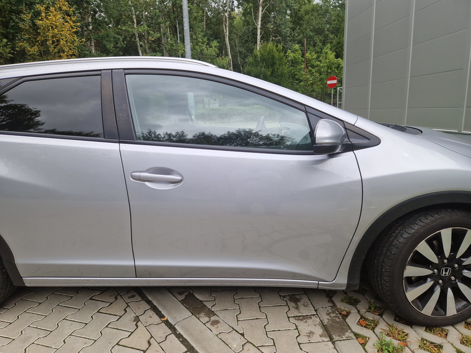 Zdjęcie drzwi przednich prawych wraz z szybą
