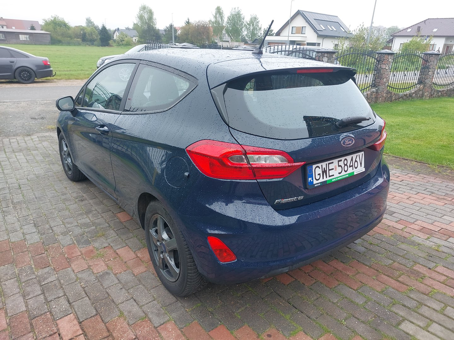 Zdjęcie po ukosie, lewy tył