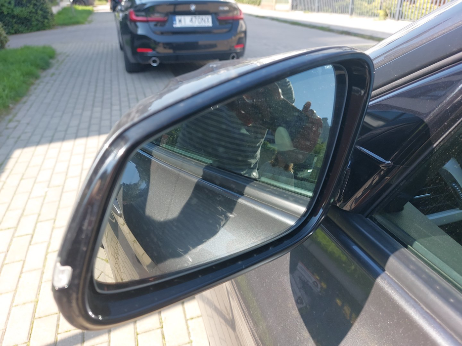 Zdjęcie zwierciadła lusterka lewego