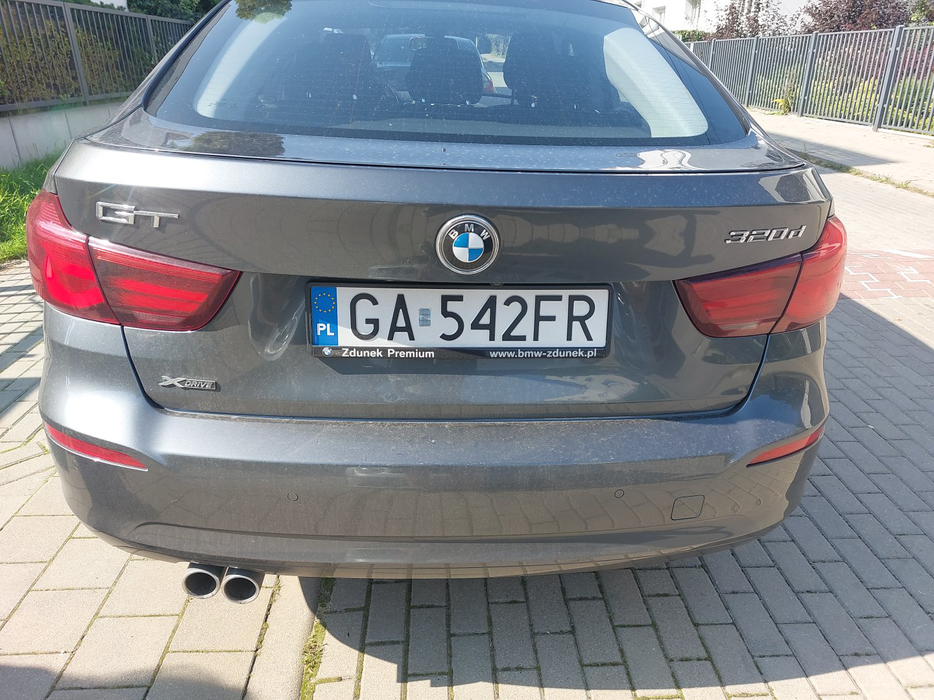 Zdjęcie pokrywy bagażnika