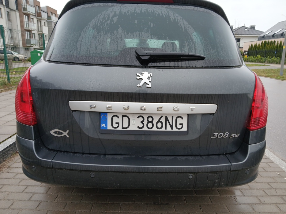 Zdjęcie pokrywy bagażnika