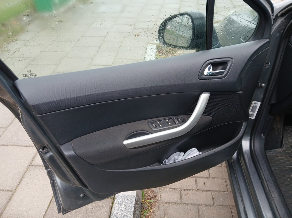 Zdjęcie tapicerki drzwi przednich lewych