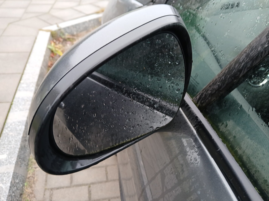 Zdjęcie zwierciadła lusterka lewego