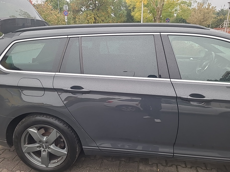 Zdjęcie drzwi tylnych prawych wraz z szybą