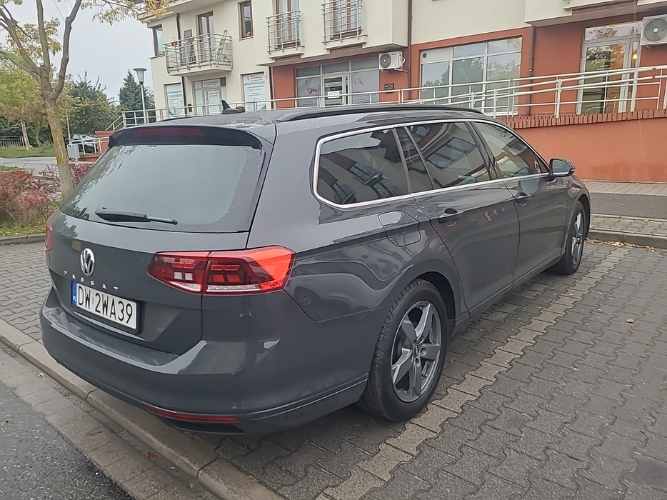 Zdjęcie po ukosie, prawy tył