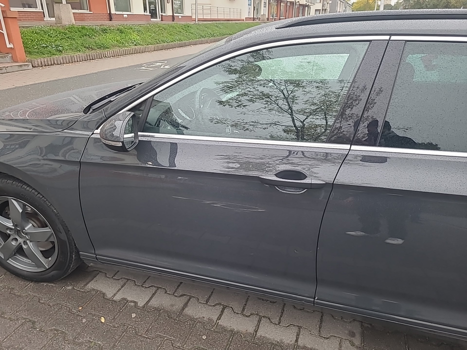 Zdjęcie drzwi przednich lewych wraz z szybą