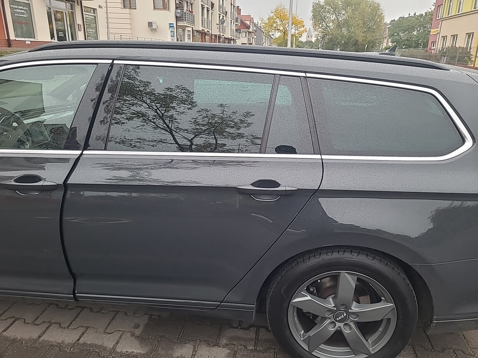 Zdjęcie drzwi tylne lewe wraz z szybą