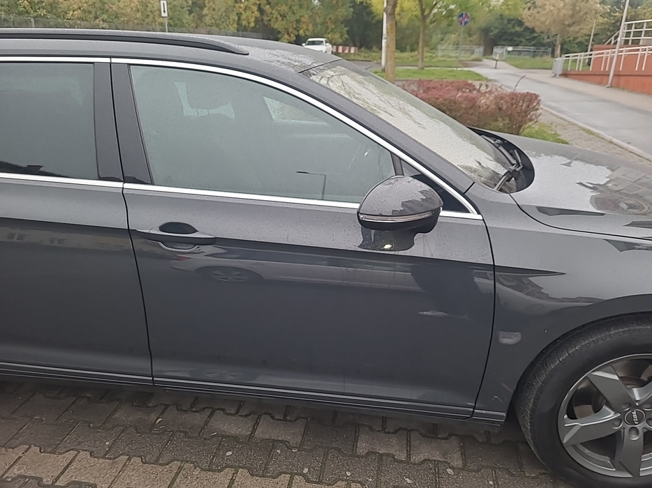 Zdjęcie drzwi przednich prawych wraz z szybą