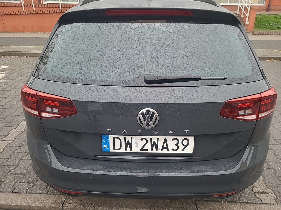 Zdjęcie pokrywy bagażnika