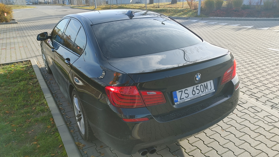 Zdjęcie po ukosie, lewy tył