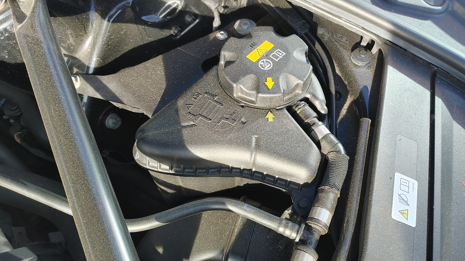 Zdjęcie zbiorniczka płynu chłodzącego