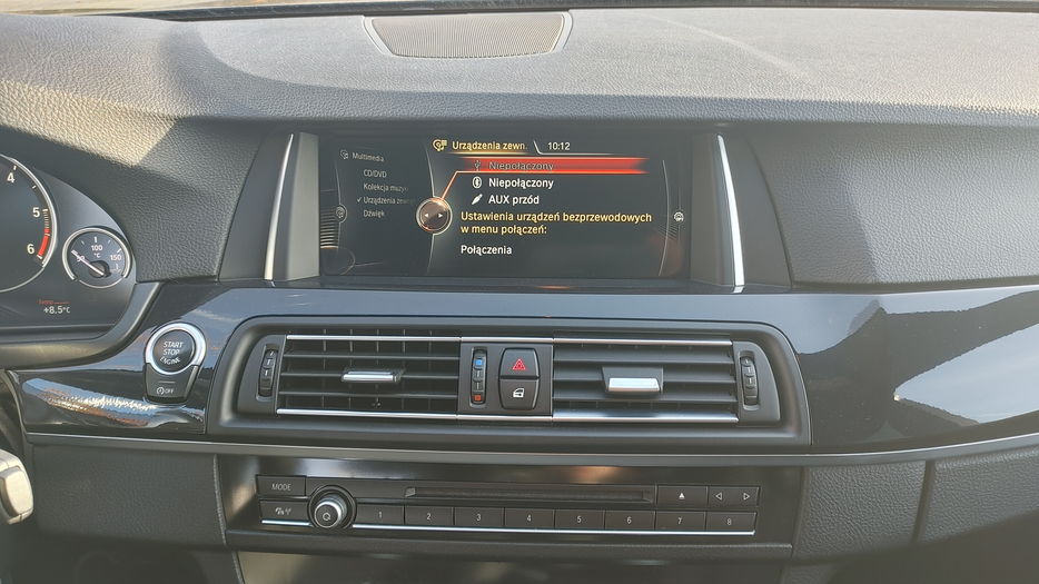 Zdjęcie jednostki multimedialnej