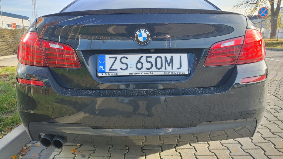 Zdjęcie pokrywy bagażnika