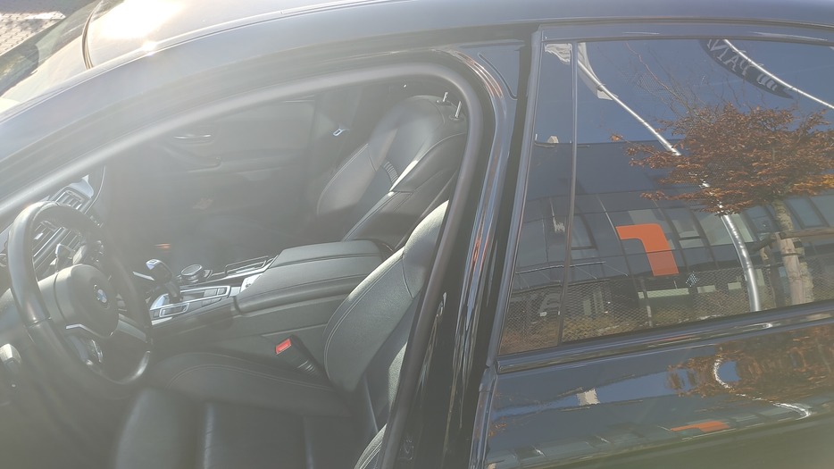 Zdjęcie słupka B lewego