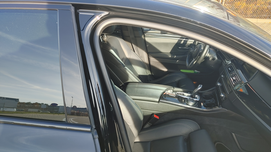 Zdjęcie słupka B prawego