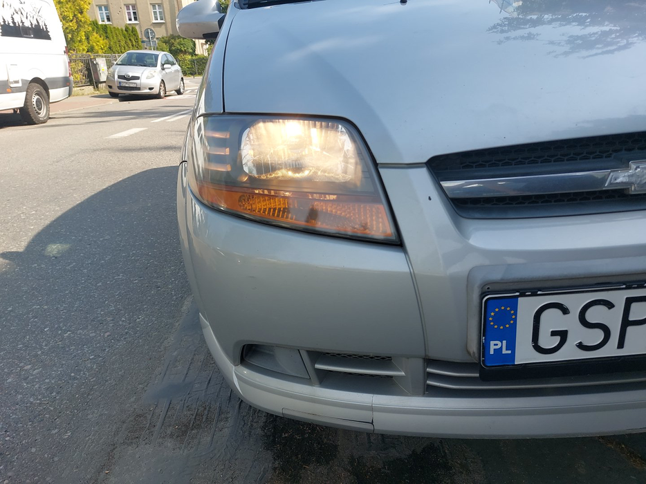 Zdjęcie oświetlenia przedniego i dolnego prawego