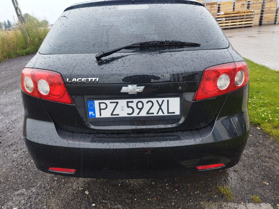 Zdjęcie pokrywy bagażnika