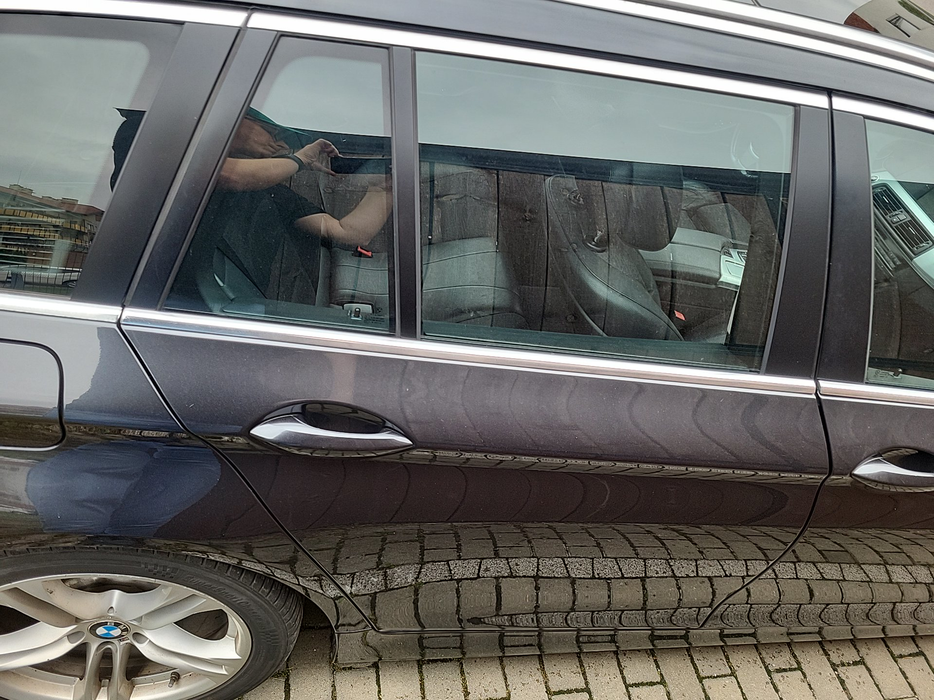 Zdjęcie drzwi tylnych prawych wraz z szybą