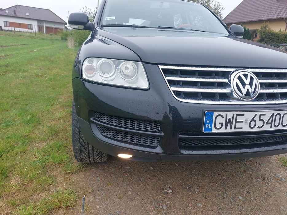 Zdjęcie oświetlenia przedniego i dolnego prawego