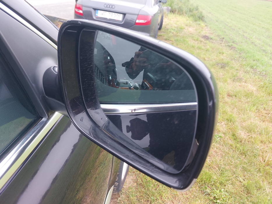 Zdjęcie zwierciadła lusterka prawego