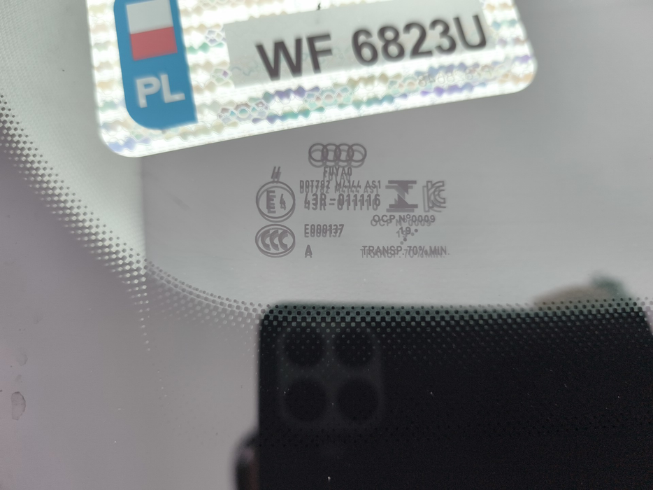 Zdjęcie szyby czołowej - zdjęcie uszkodzeń