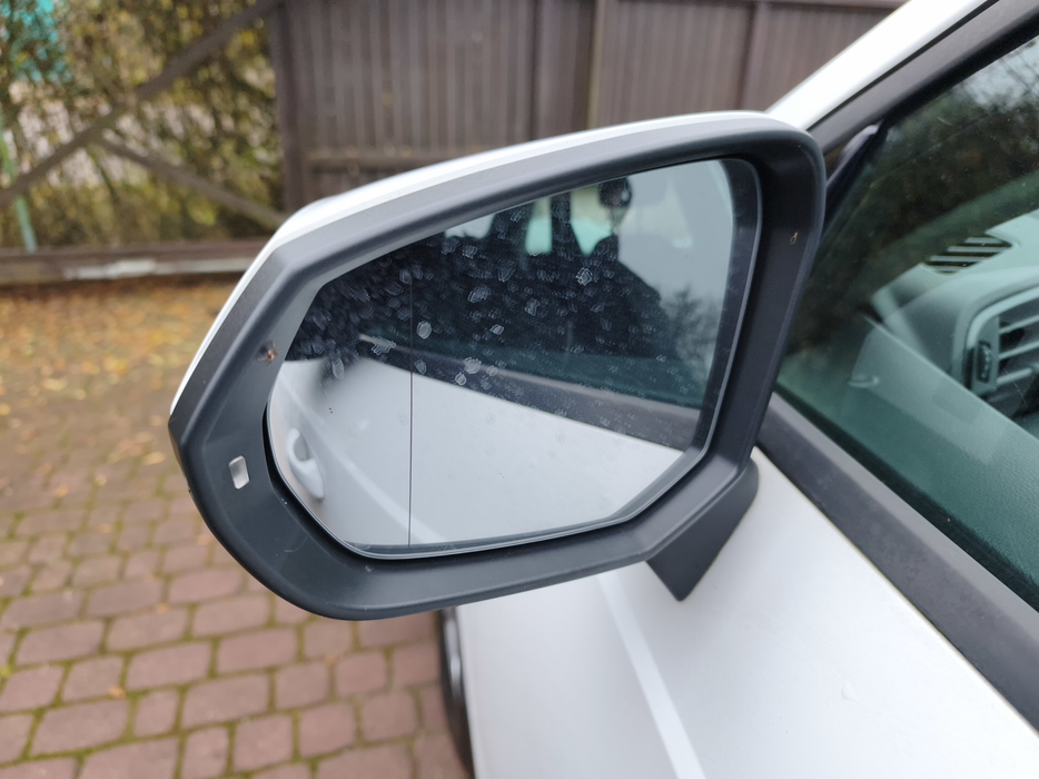 Zdjęcie zwierciadła lusterka lewego