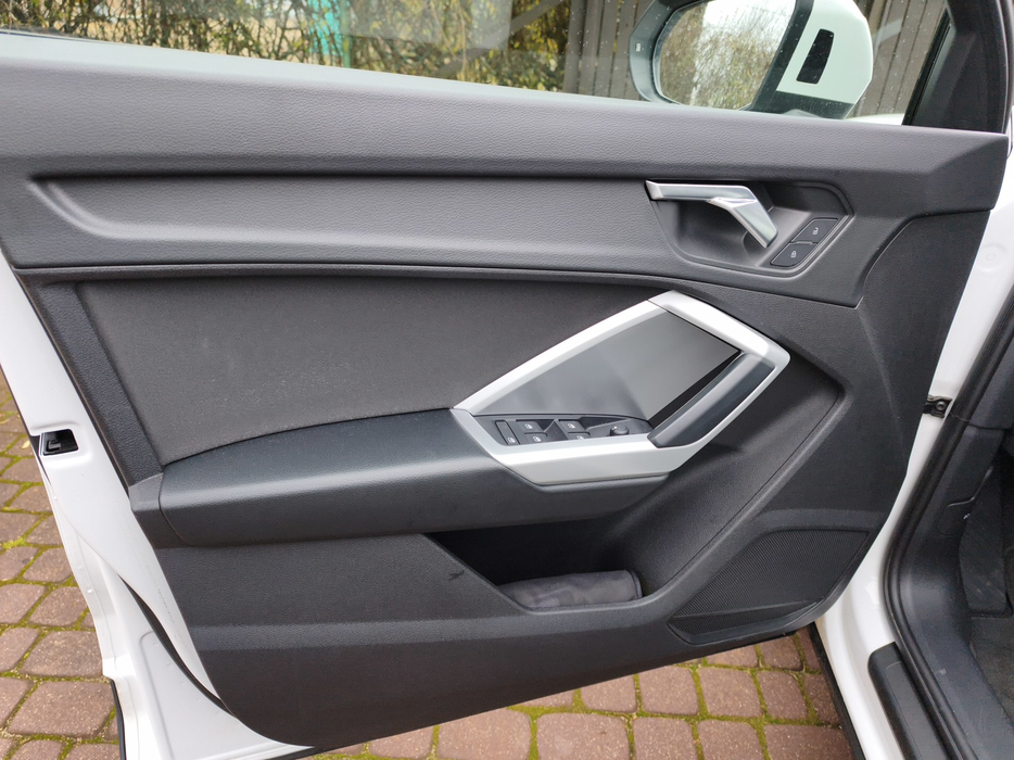 Zdjęcie tapicerki drzwi przednich lewych