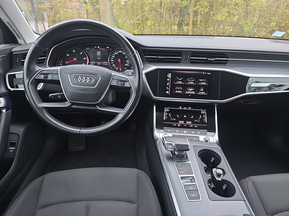 Zdjęcie kokpitu i kierownicy