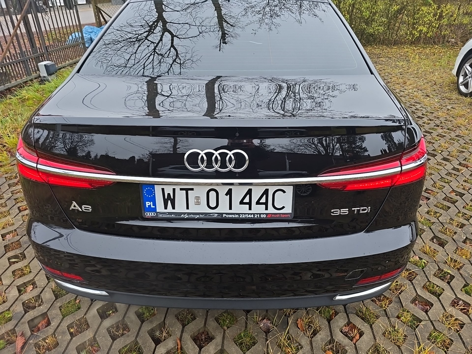 Zdjęcie pokrywy bagażnika