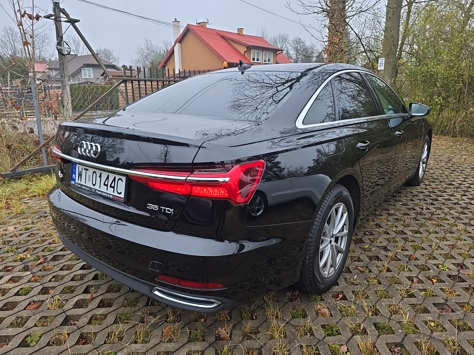 Zdjęcie po ukosie, prawy tył