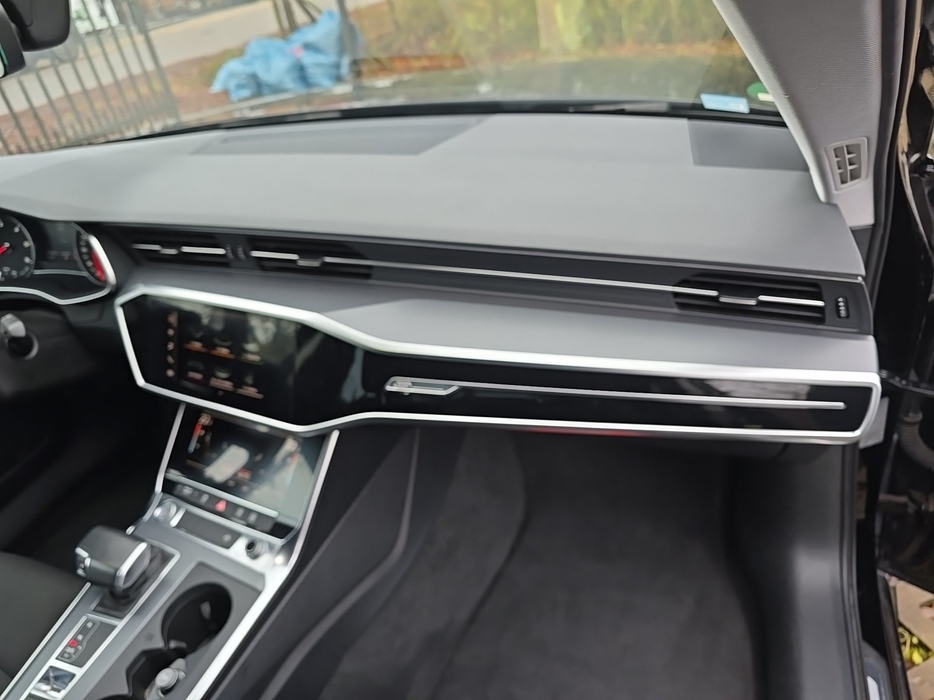 Zdjęcie kokpitu części prawej