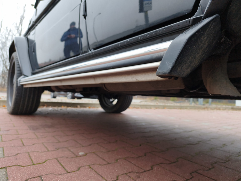 Zdjęcie progu tylnego lewego od dołu po przekątnej