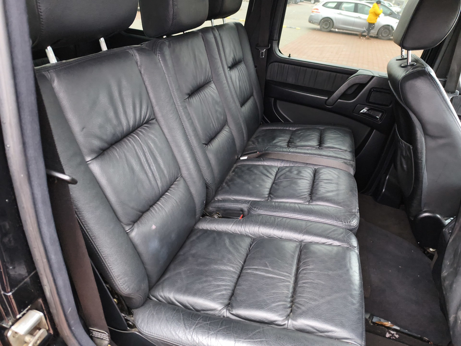 Zdjęcie kanapy tylnej z prawej strony