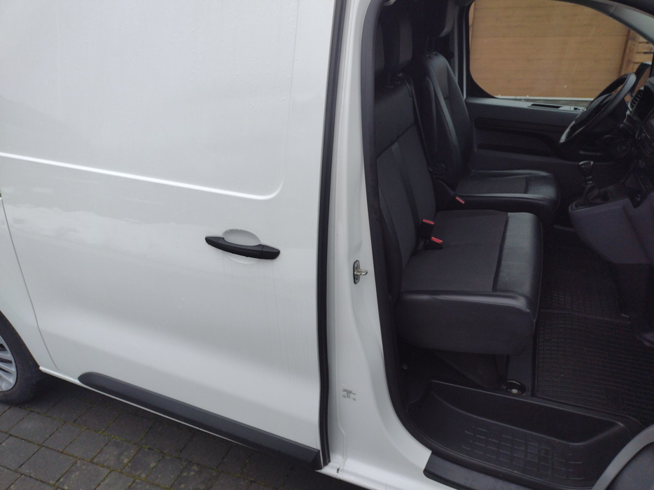 Zdjęcie słupka B prawego