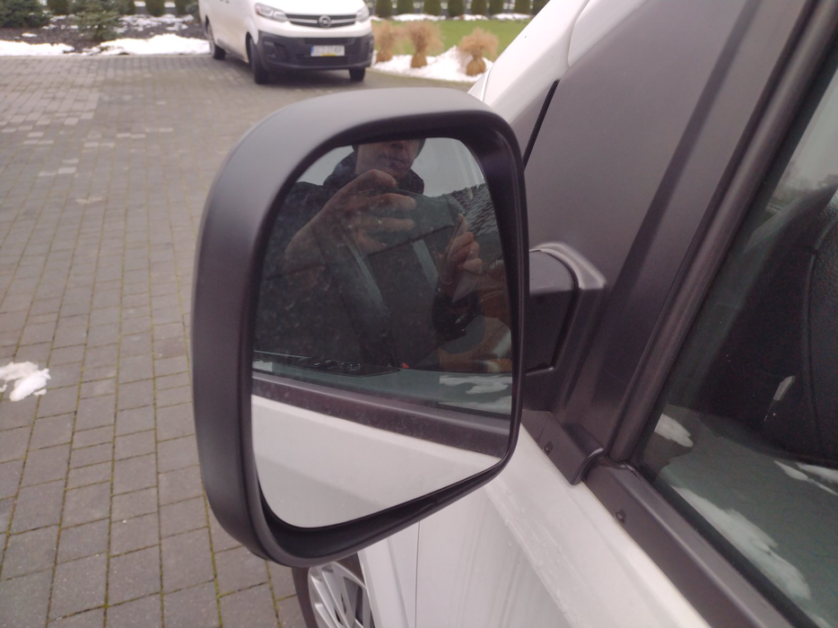 Zdjęcie zwierciadła lusterka lewego