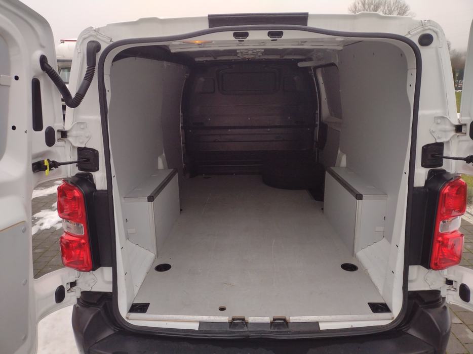 Zdjęcie przestrzeni ładunkowej