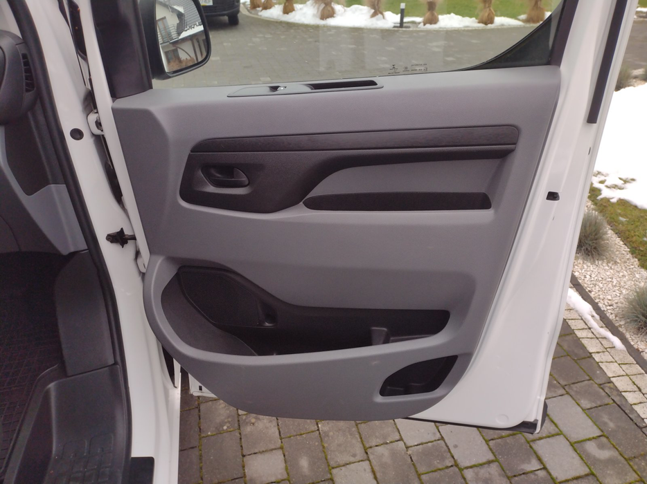 Zdjęcie tapicerki drzwi przednich prawych