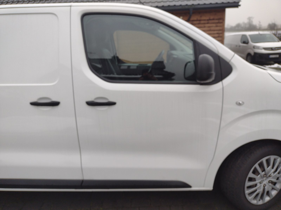 Zdjęcie drzwi przednich prawych wraz z szybą