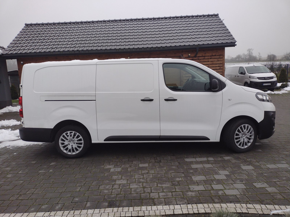 Zdjęcie prawej strony nadwozia