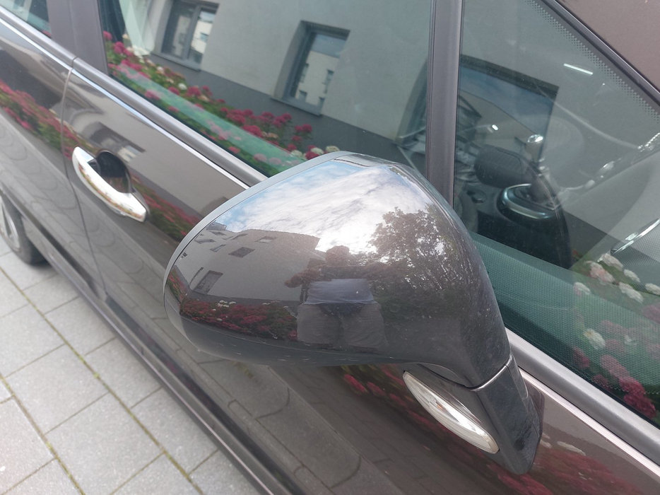 Zdjęcie obudowy lusterka prawego