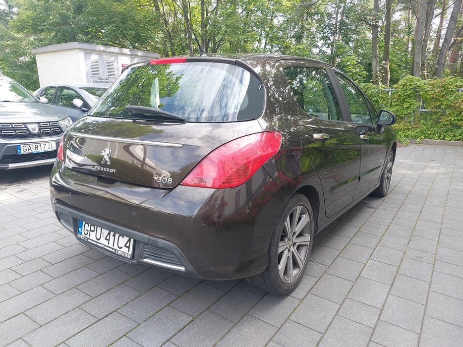 Zdjęcie po ukosie, prawy tył