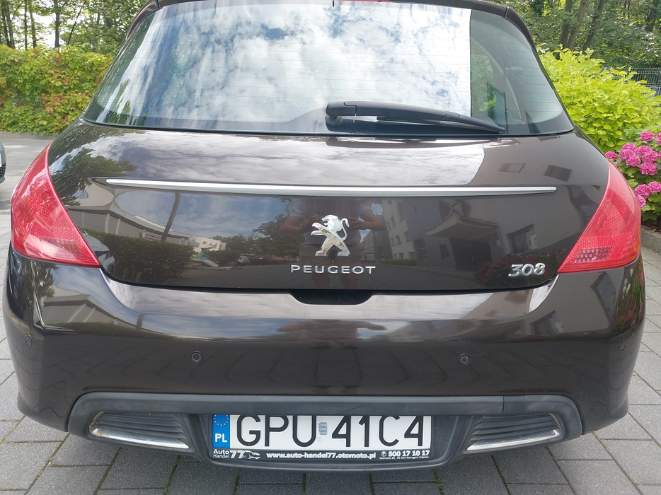 Zdjęcie pokrywy bagażnika