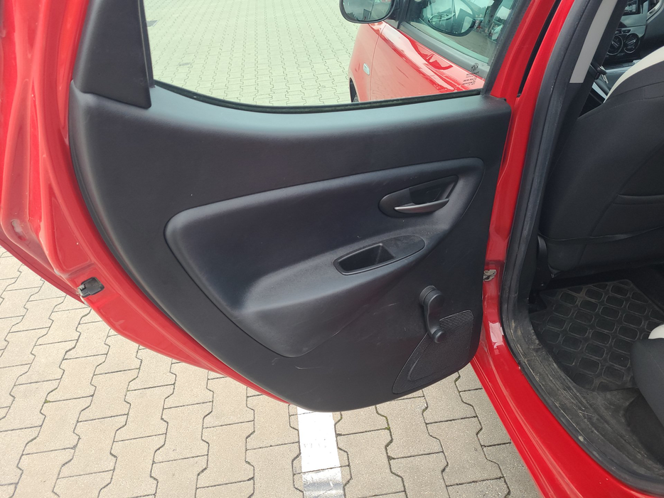 Zdjęcie tapicerki drzwi tylnych lewych