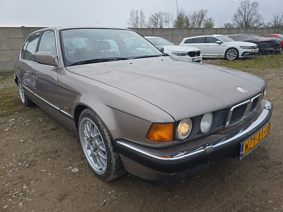 Zdjęcie po ukosie, prawy przód