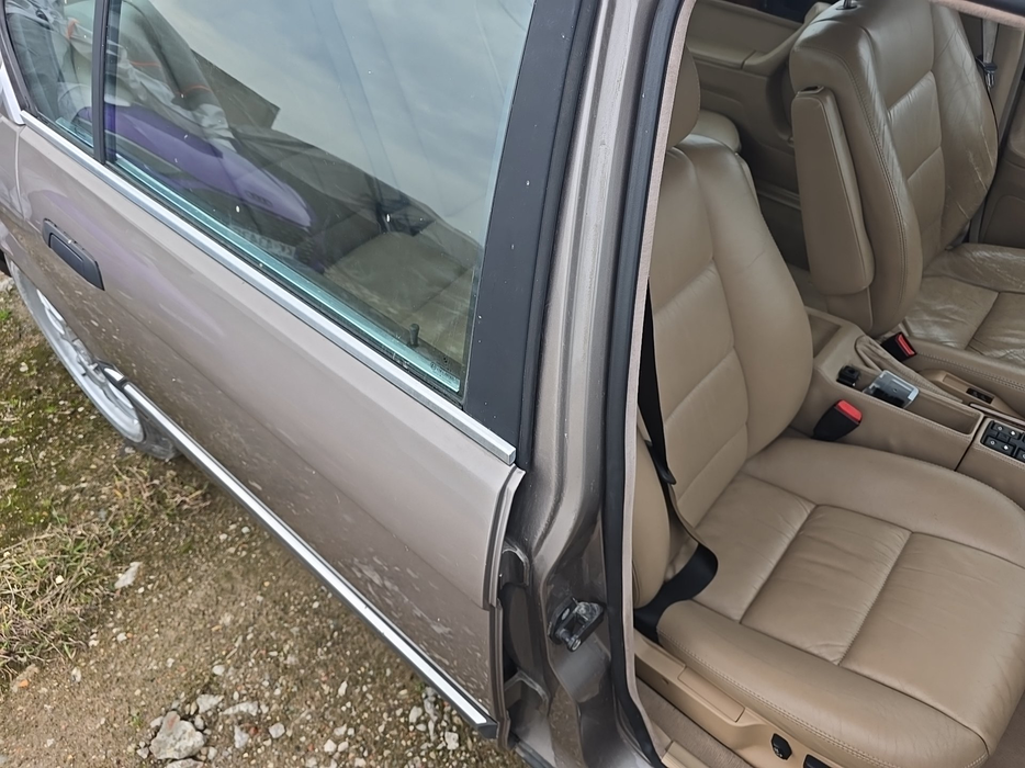 Zdjęcie słupka B prawego