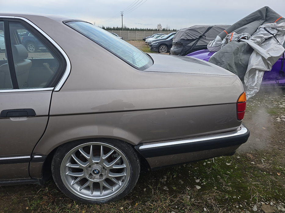 Zdjęcie błotnika tylnego lewego