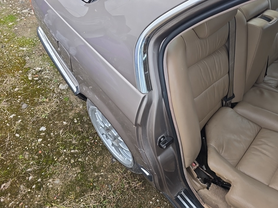 Zdjęcie słupka C prawego