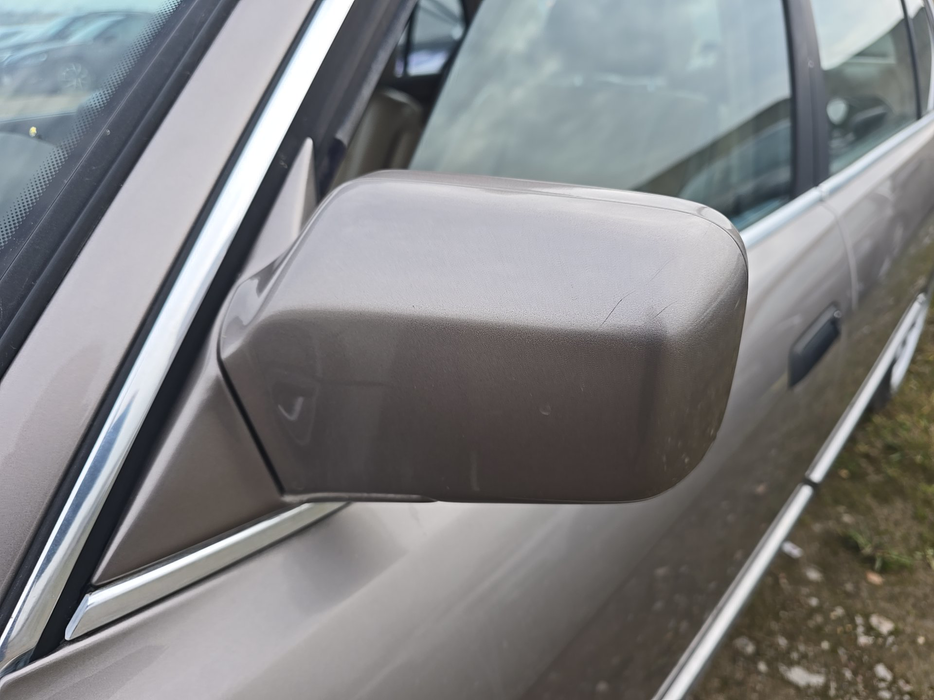 Zdjęcie obudowy lusterka lewego